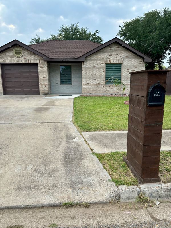 Foto principal - 9205 N 30th St