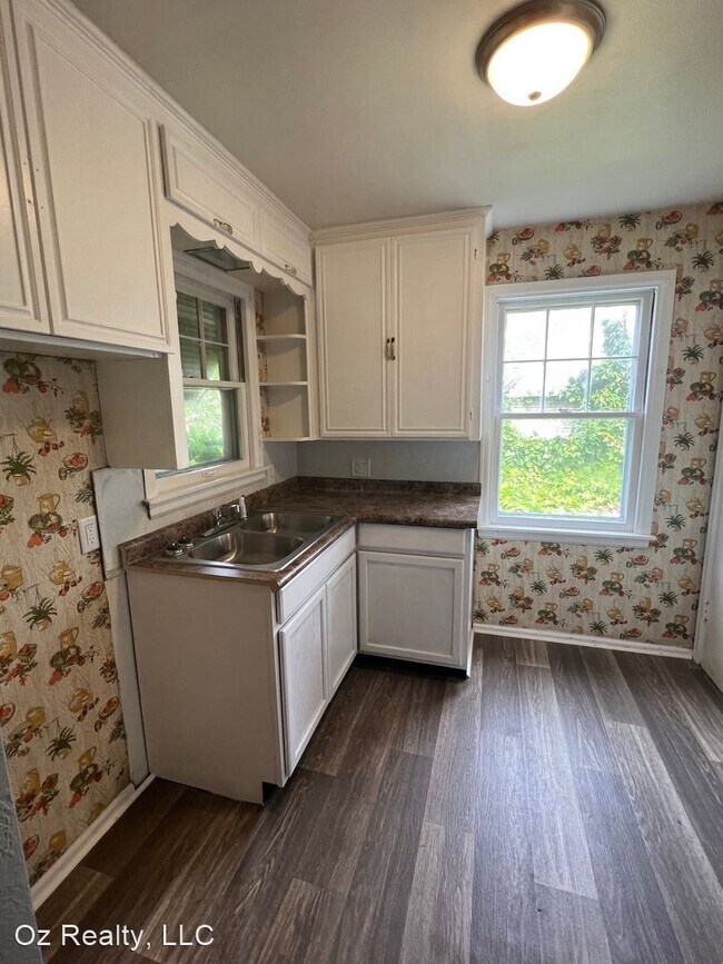 Building Photo - 4 br, 1 bath House - 739 Secor Rd