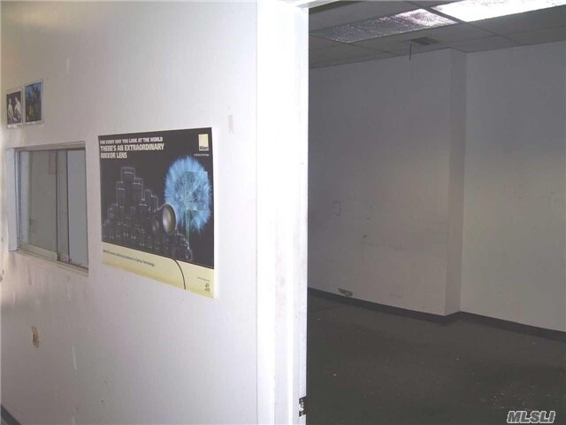 Building Photo - 207 Broadway