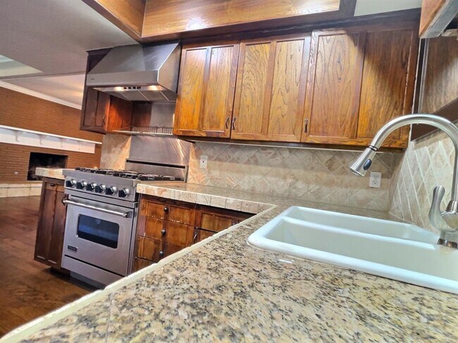 Foto del edificio - 1020 W Northgate Dr