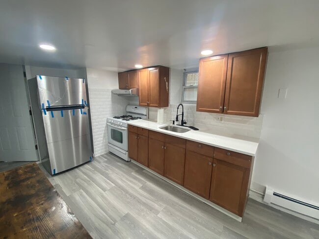 Building Photo - 1108 Paterson Plank Rd