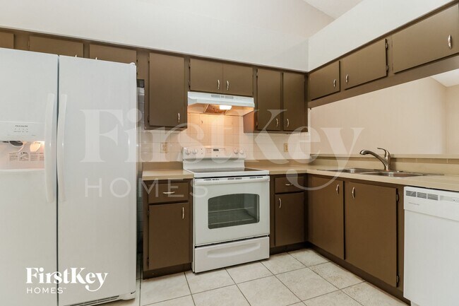 Foto del edificio - 1423 Mohrlake Dr