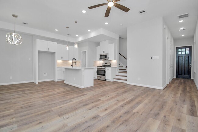 Foto del edificio - 2333 Hoskins Dr