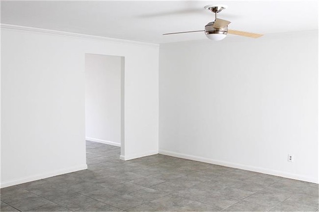 Building Photo - 3946 Roseland St