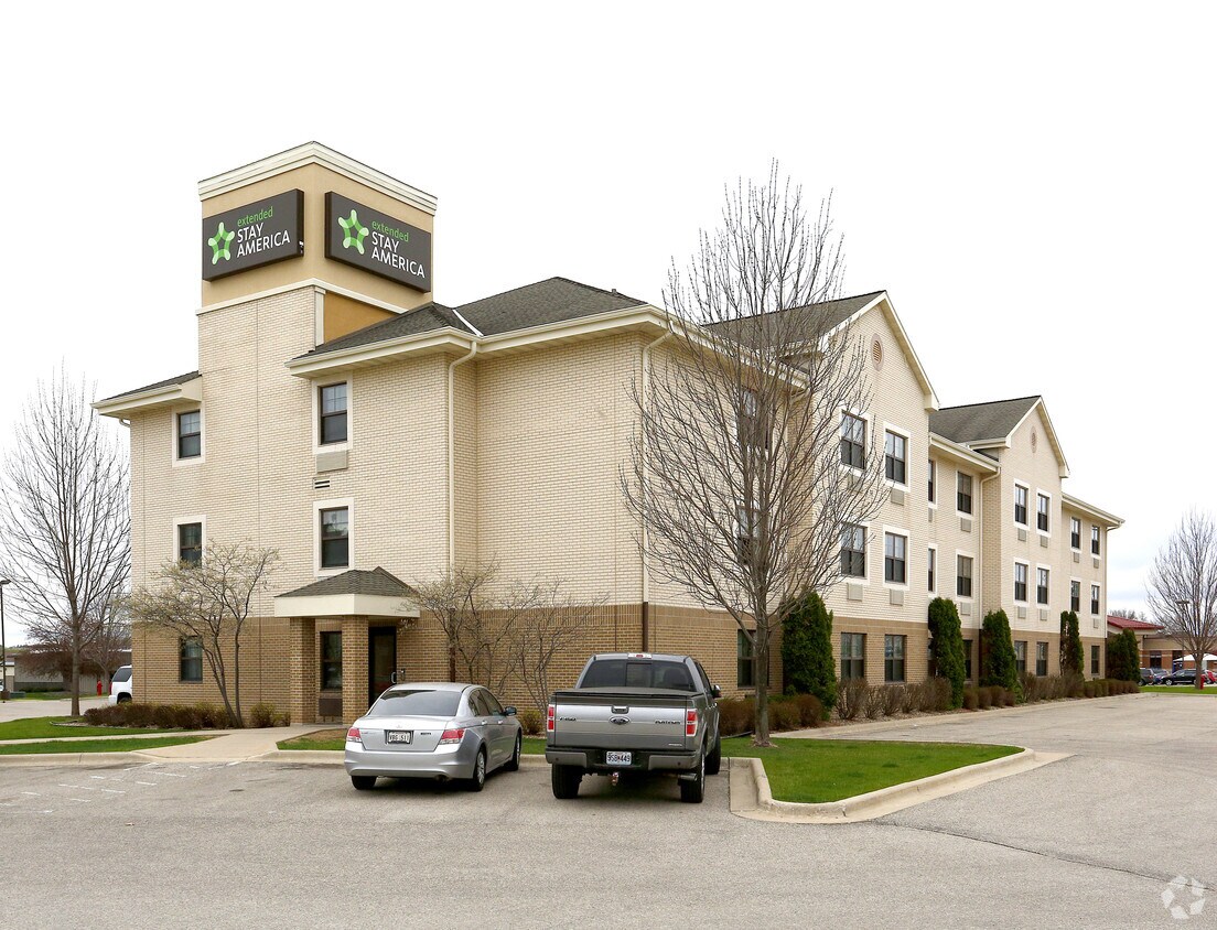 Furnished Studio Rochester 55 Woodlake Dr SE Rochester, MN