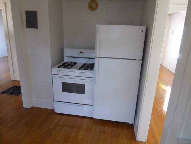 KITCHEN - 879 Villa Ave