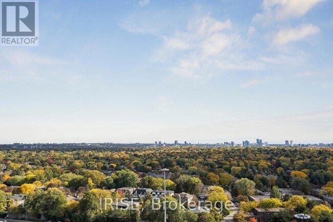 Photo du bâtiment - 78 Harrison Garden Blvd