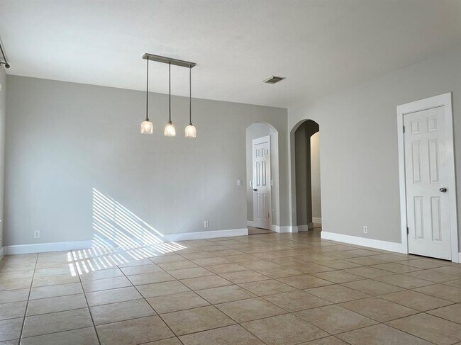 Building Photo - 7006 Albacete Ln