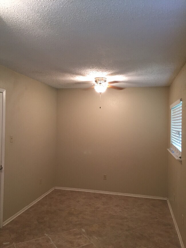 Foto del edificio - College Station - (Northgate) -1 bedroom / 1 bath condo.