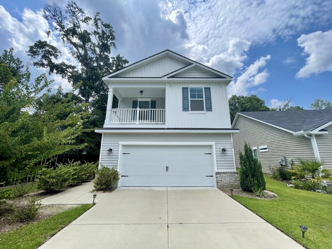 Primary Photo - Former Model-Home for Rent in Palmetto Point!