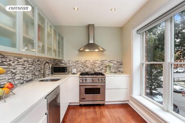 Building Photo - 133 Sterling Pl