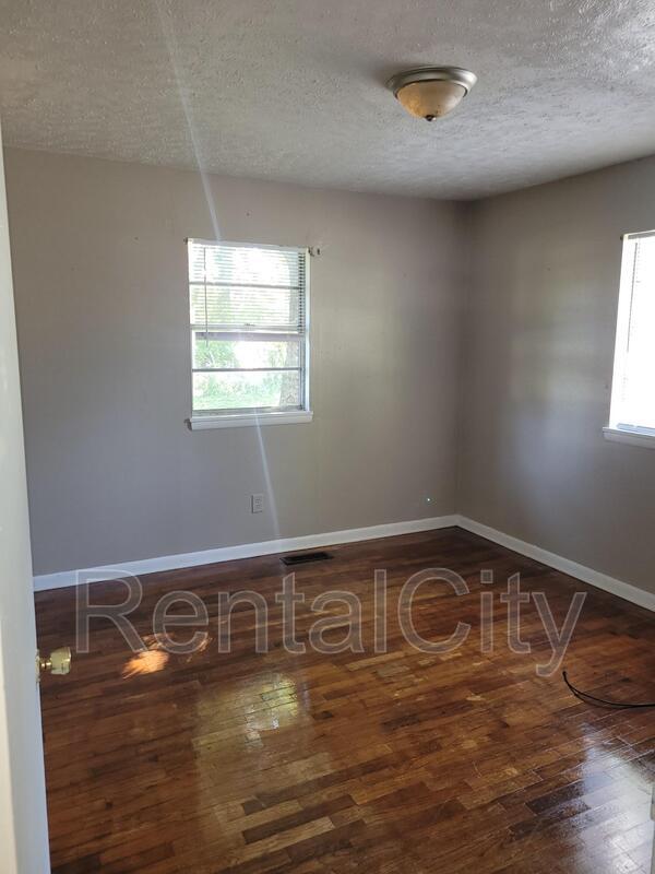 Building Photo - 1025 Flicker Dr