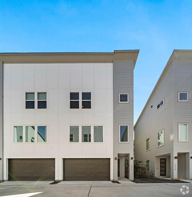 Building Photo - 4810 Martin Oaks Ln
