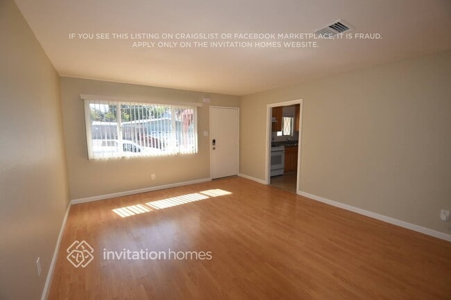 Building Photo - 452 Ladera Dr