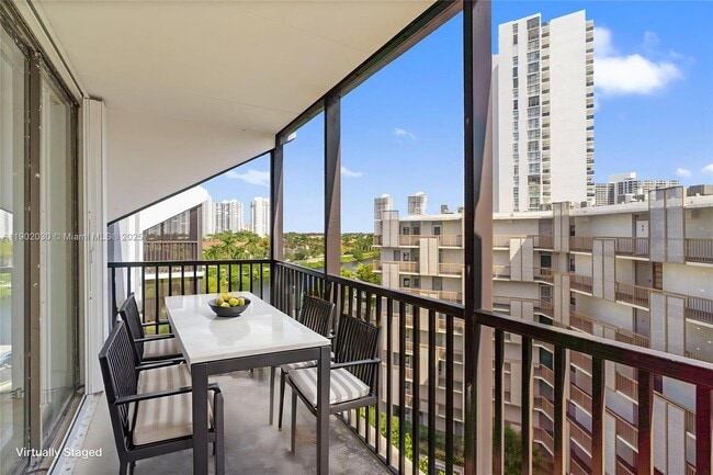 Building Photo - 3475 N Country Club Dr