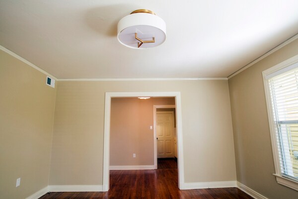 Foto del edificio - 615 Lakeland Dr
