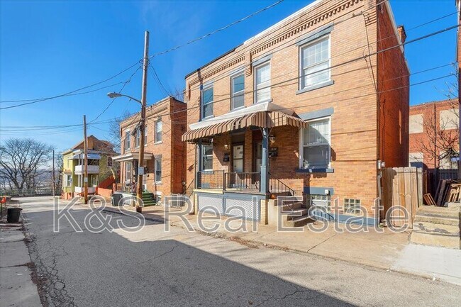 Building Photo - 1806 Cottage Pl