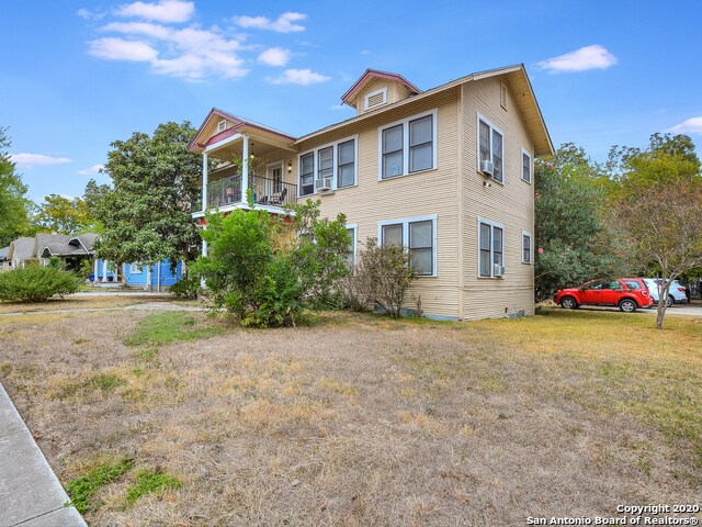 Building Photo - 805 West Summit