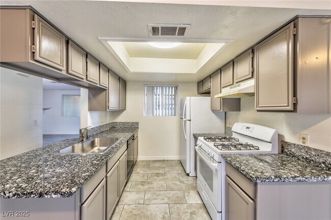 Foto del edificio - 221 N Lamb Blvd