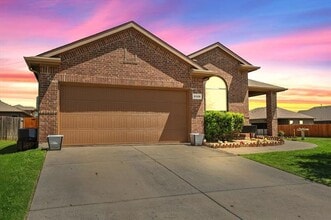 Building Photo - 5129 Meadow Ln