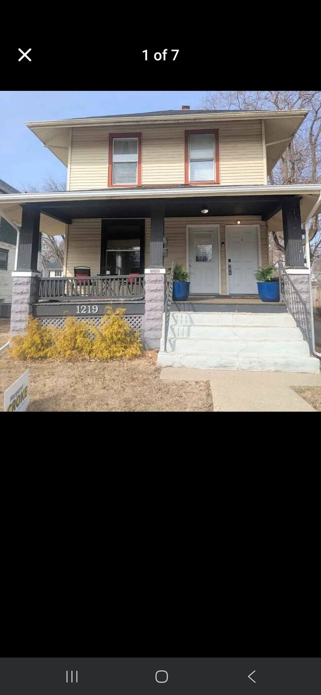 Building Photo - 1219 W Lawrence Ave