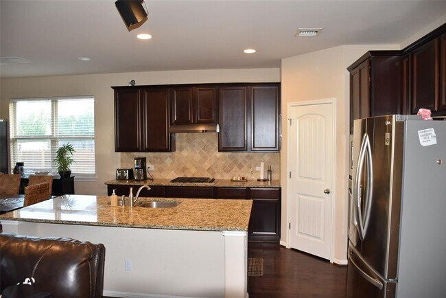 Foto del edificio - 620 Purtis Creek Ln