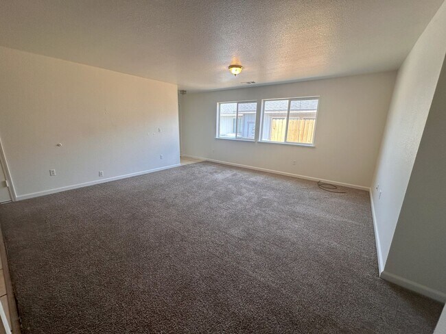 Building Photo - SV T 545