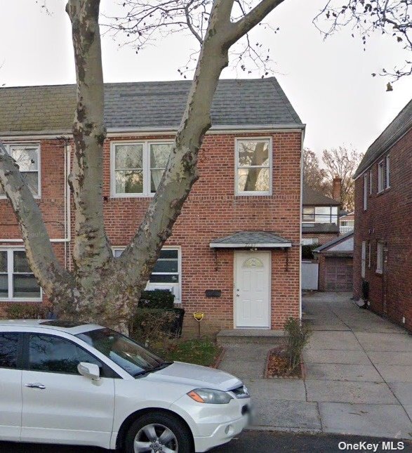 Foto principal - 77-17 166th St