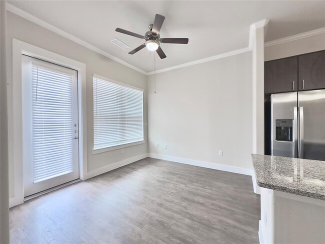 Foto del edificio - 7600 S Mason Rd