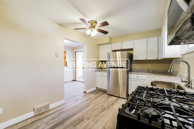 Building Photo - 465 Willow Ave