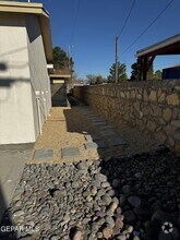 Building Photo - 10277 N Loop Dr