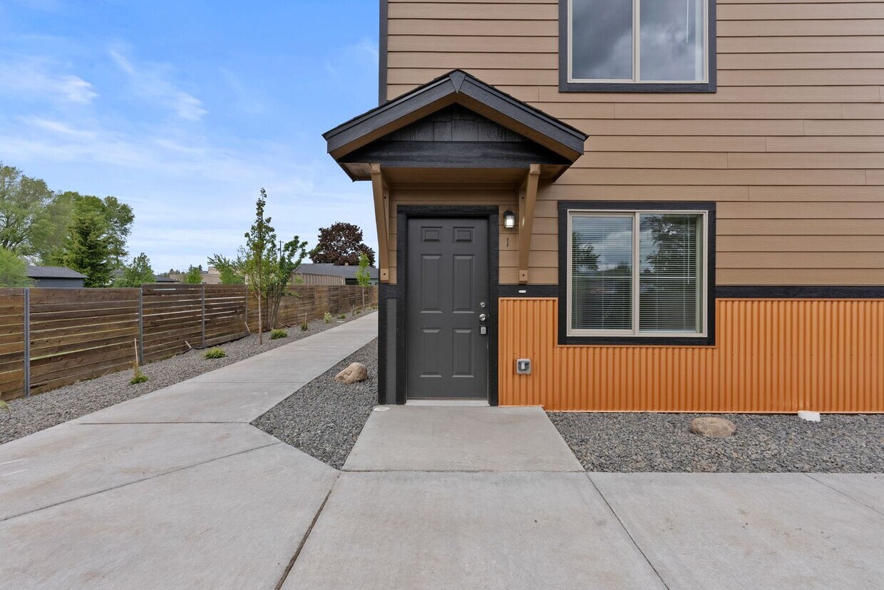 Foto principal - Alki Townhomes 2-bedrooms, 1.5 bathrooms