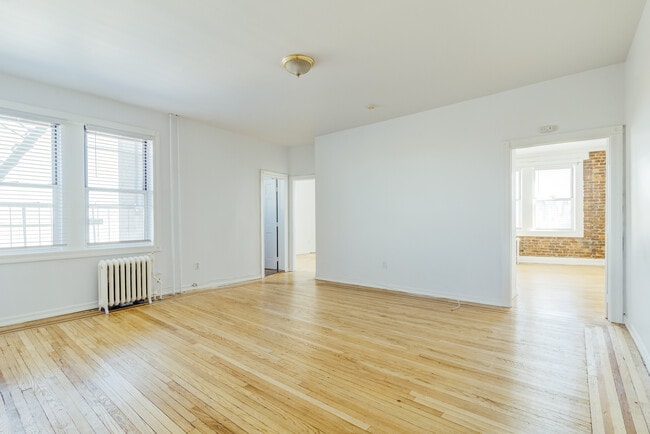 Building Photo - 851 Boulevard E