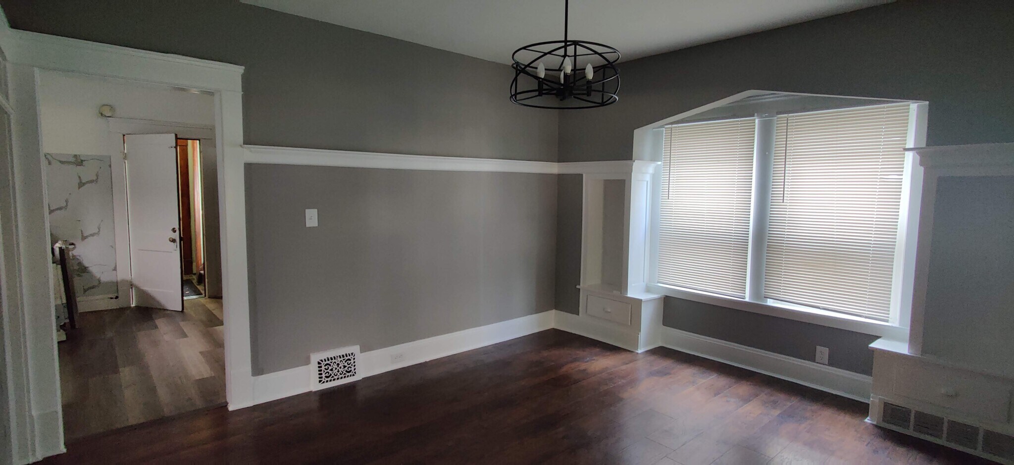 1317 W 61st St Cleveland, OH 44102 – photo 3