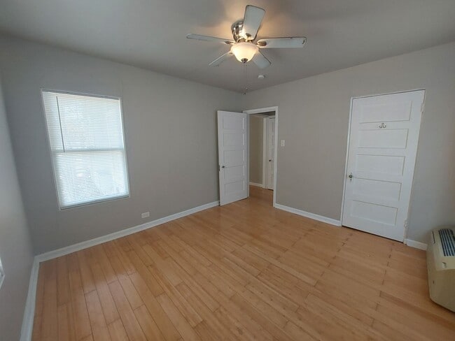 Building Photo - 455 Eleanor Ave