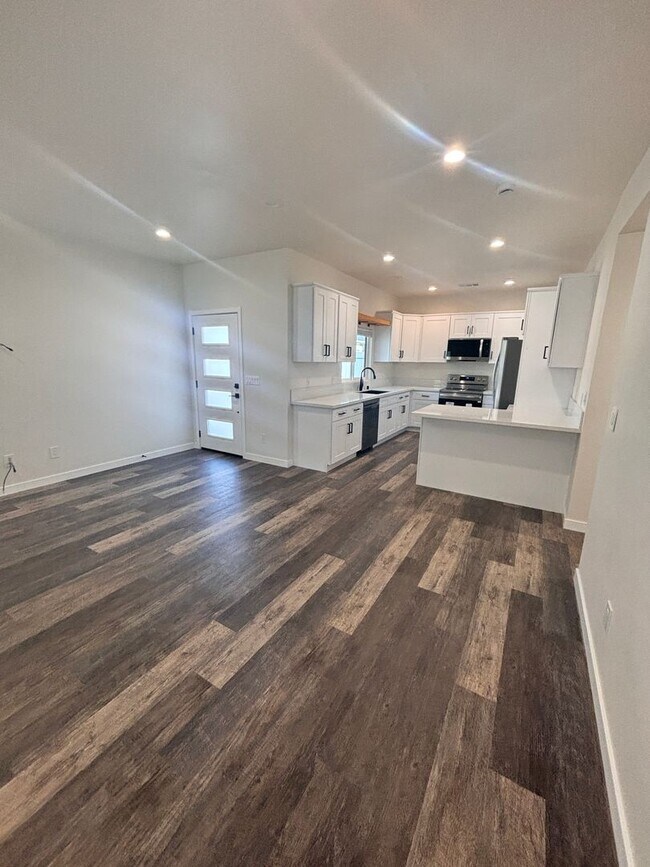 Foto del edificio - NEW CONSTRUCTION! 3 BED/2 BATH RESIDENCE A...