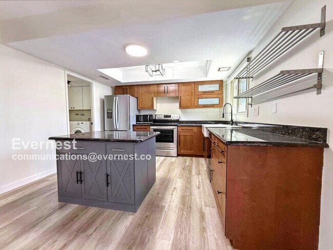 Foto del edificio - 2810 E Clarendon Ave