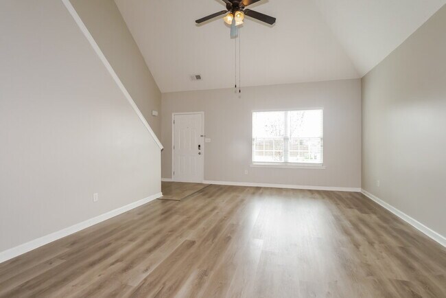 Foto del edificio - 7957 Gardendale Dr