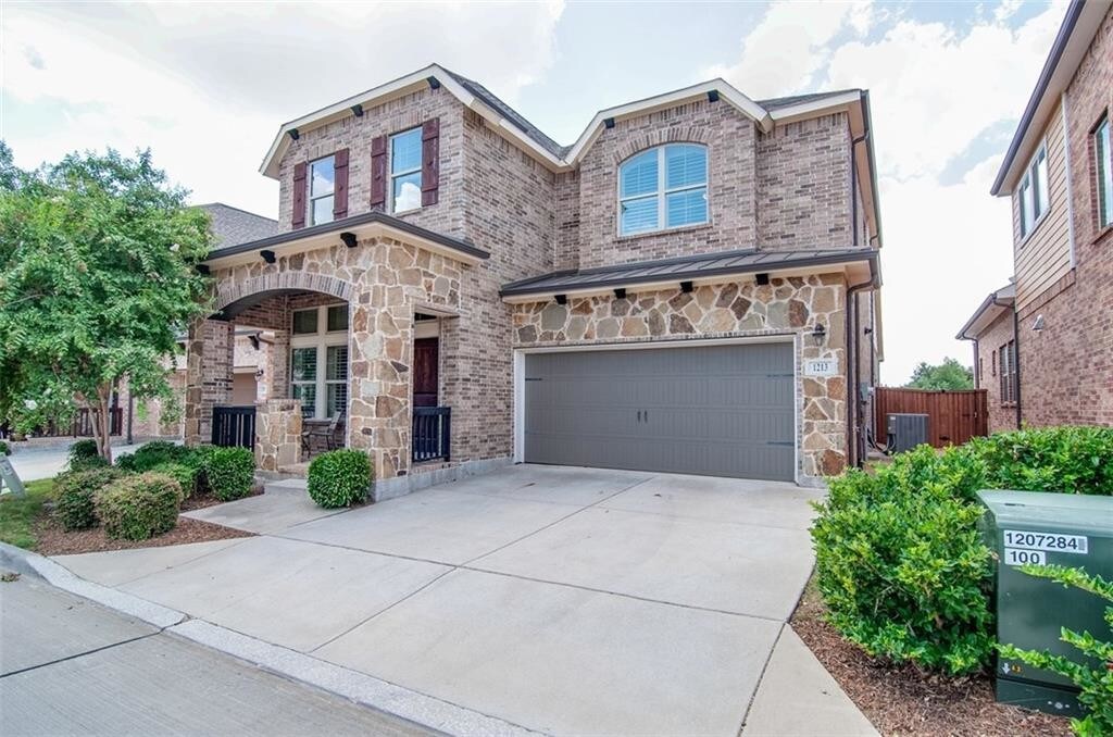 Primary Photo - 1213 Naples Dr