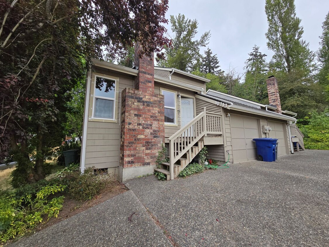 Primary Photo - 2Bd/1.5Ba Kenmore Duplex