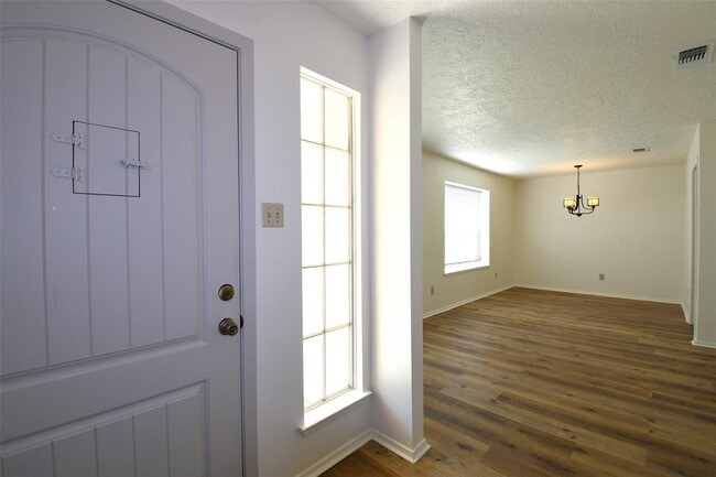 Building Photo - 18811 Pine Trace Ct