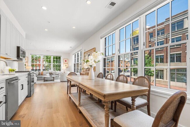 Foto del edificio - 521 N Washington St
