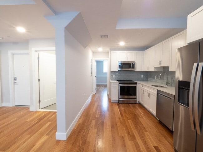 Building Photo - 78 Gibbs St