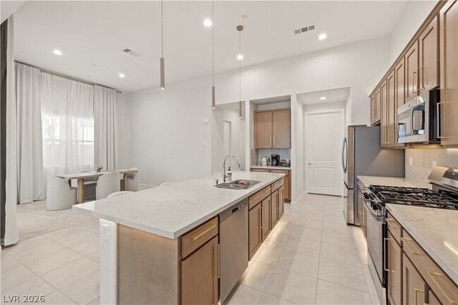 Foto del edificio - 684 Ambridge Dr
