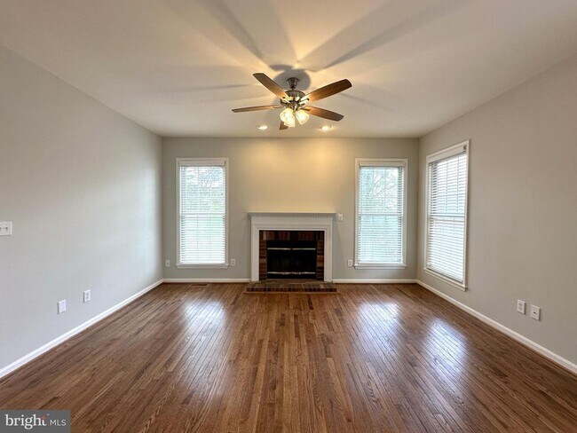 Building Photo - 20713 Parkside Cir