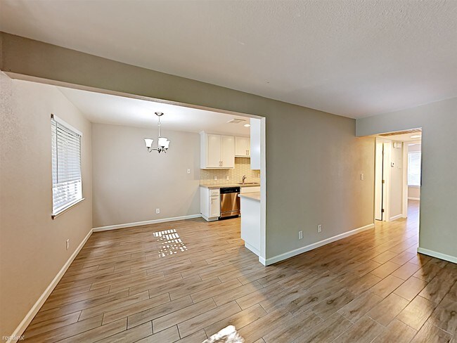 Building Photo - 2336 Villanova Cir