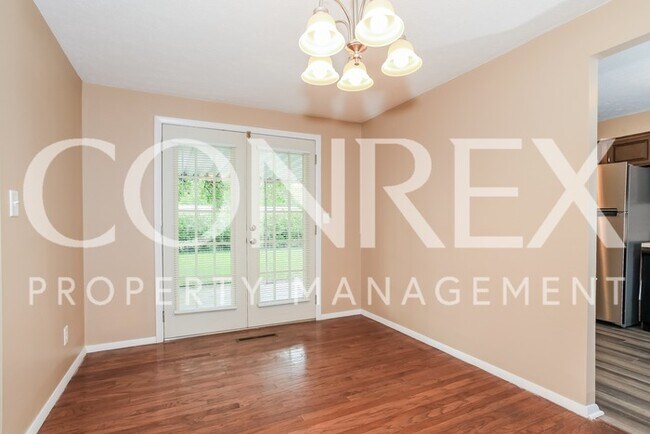 Building Photo - 725 Glensprings Dr
