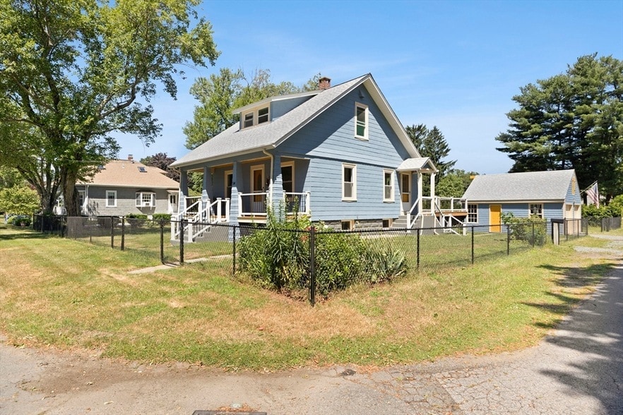 Primary Photo - 34 Ricard St