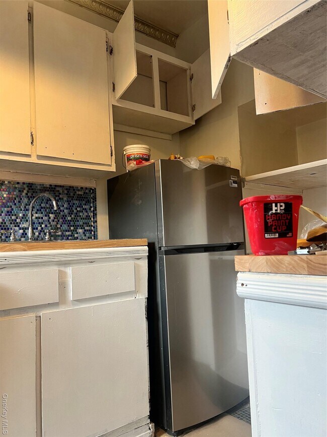 Foto del edificio - 102 Kingston Ave