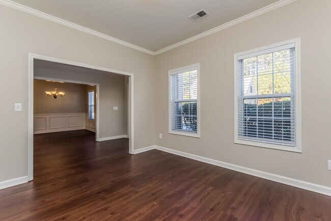 Foto del edificio - 201 Hunt Creek Dr